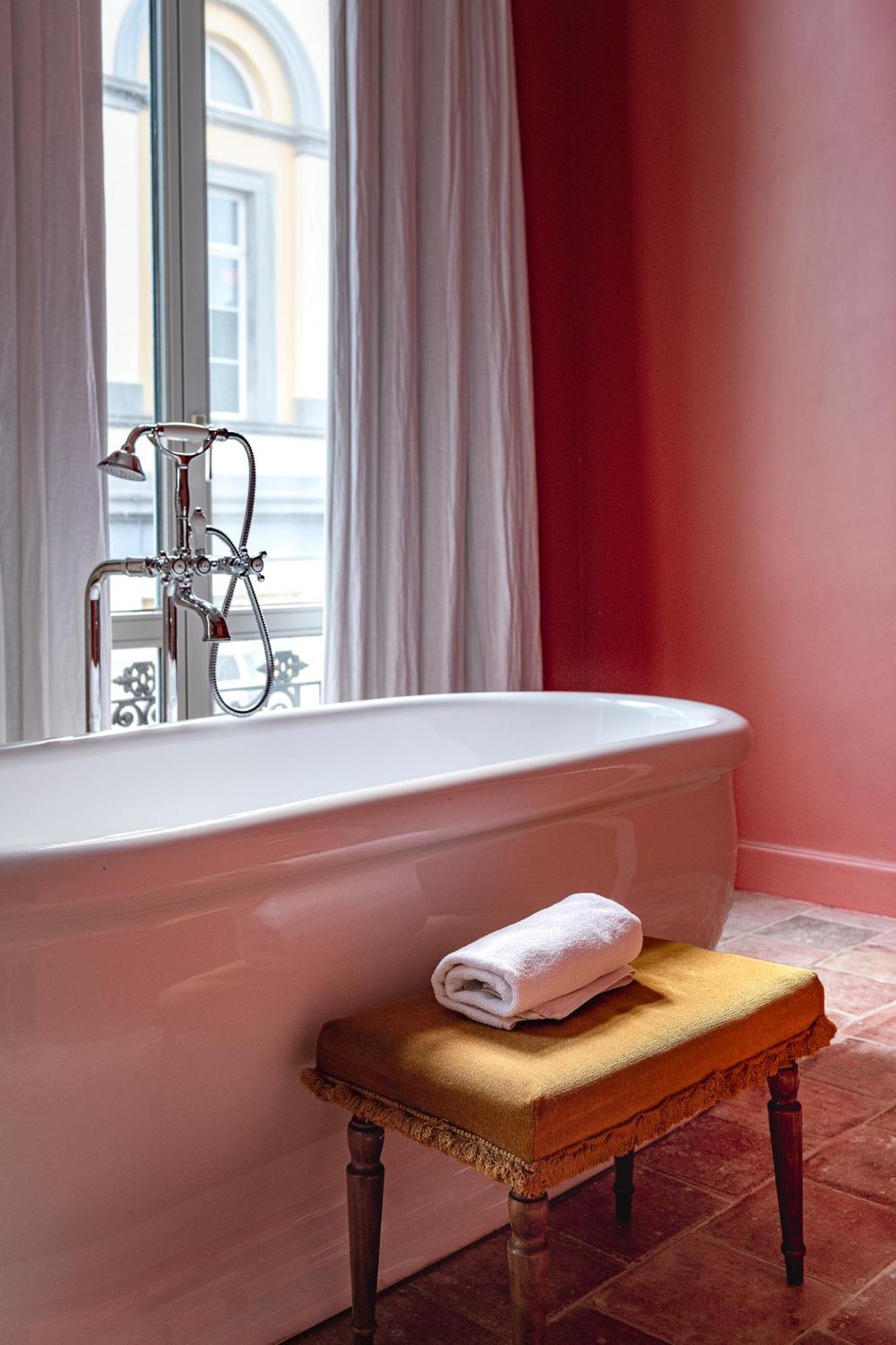 The Bank 1869 - Unique Guestrooms In The Historic Center Of Brugge Kültér fotó