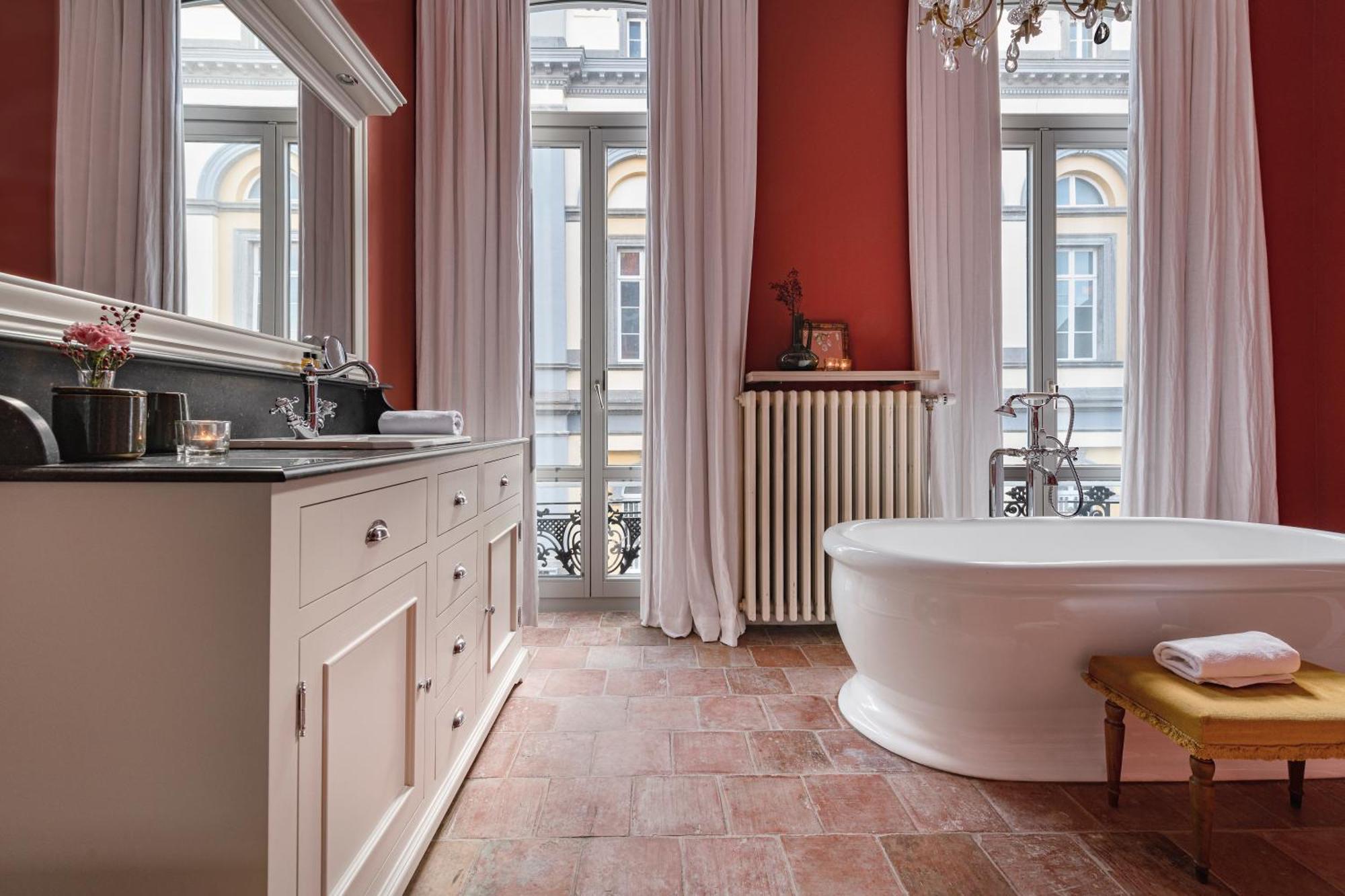 The Bank 1869 - Unique Guestrooms In The Historic Center Of Brugge Kültér fotó